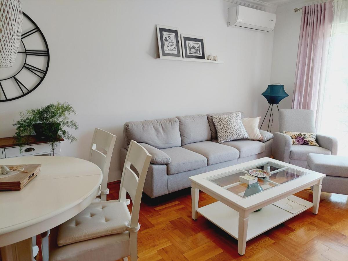 Aska Apartment Bar Bagian luar foto