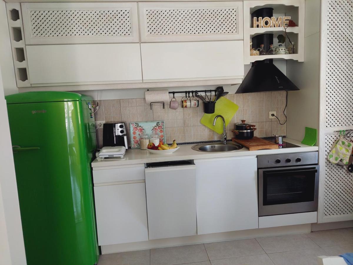 Aska Apartment Bar Bagian luar foto